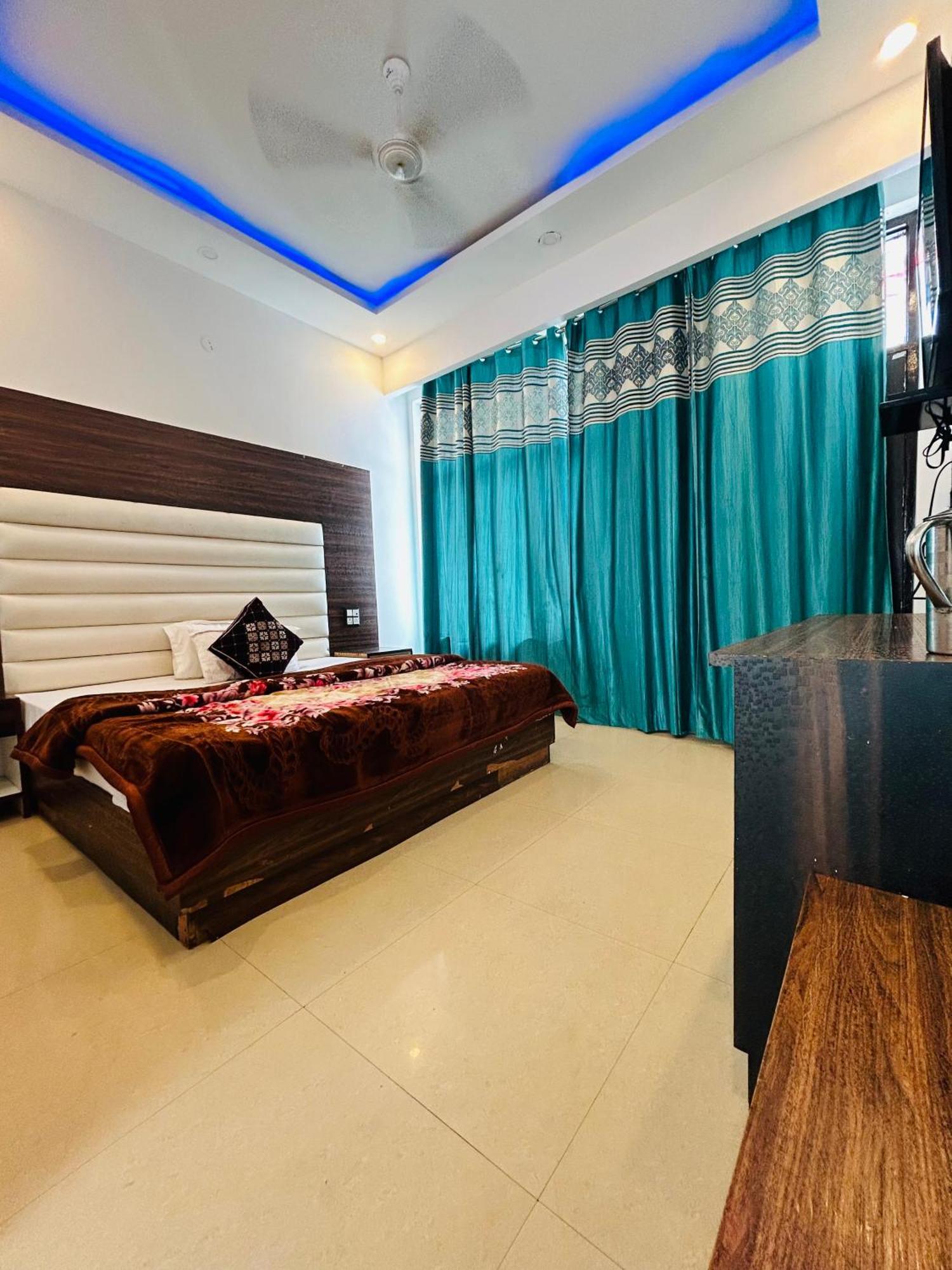 Rahul Hotel & Restaurant Mussoorie Exterior foto