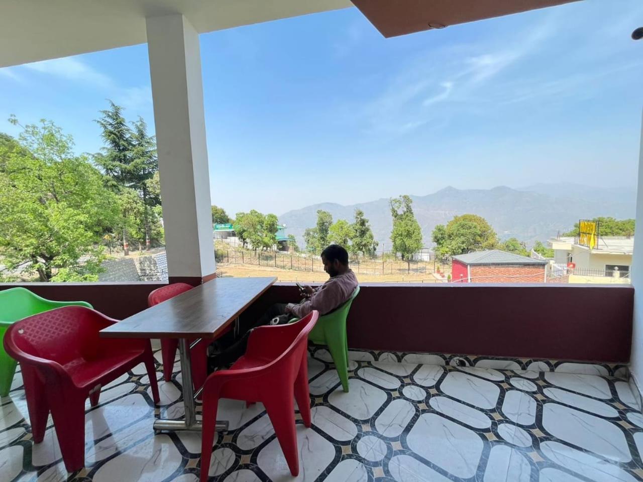 Rahul Hotel & Restaurant Mussoorie Exterior foto